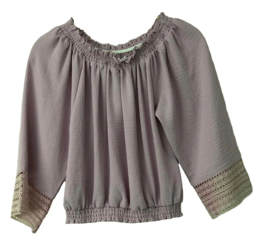 Purple blouse with lace cuffs and hem