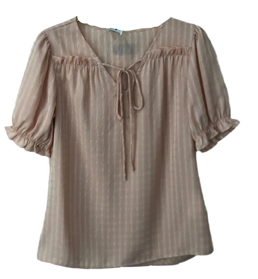 Pink blouse with puff sleeves