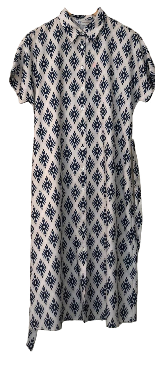 Short-sleeve dress with a geometric pattern