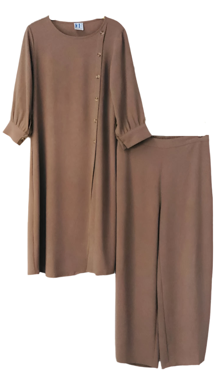 Brown outfit with a top and pants