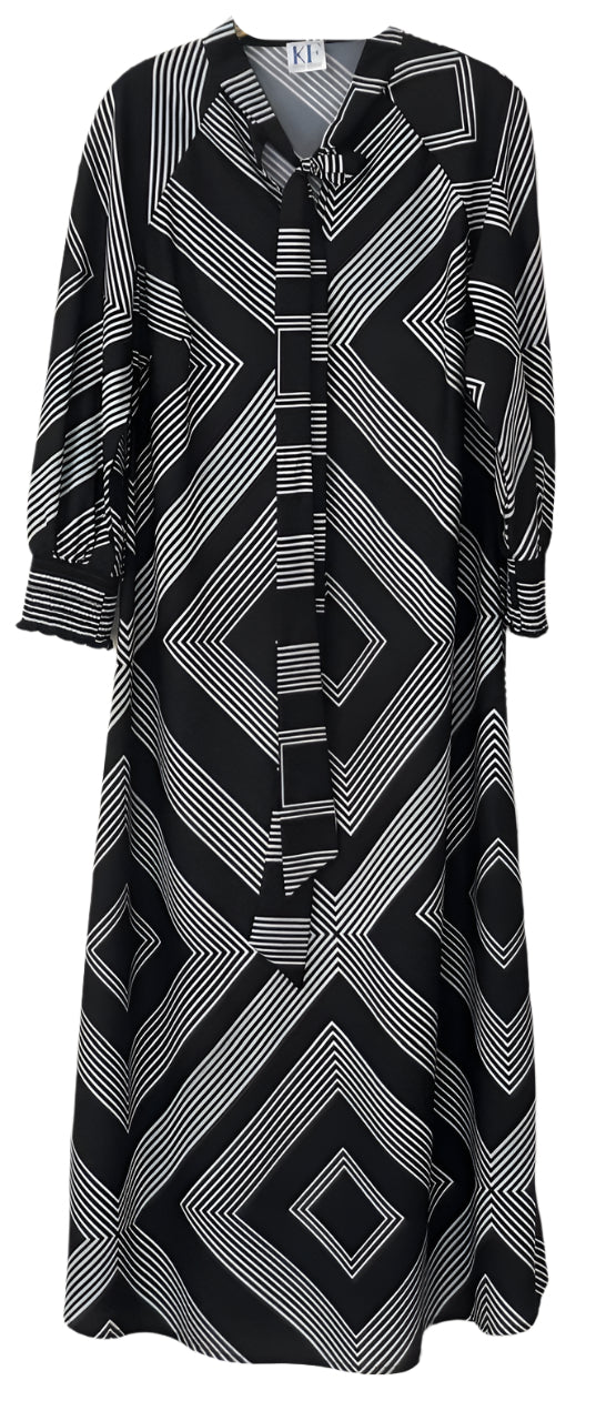 Black and white patterned dress