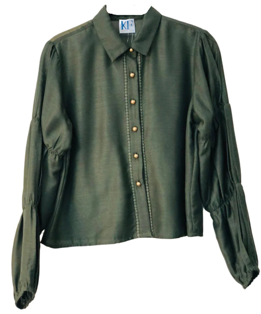 Green shirt with long sleeves