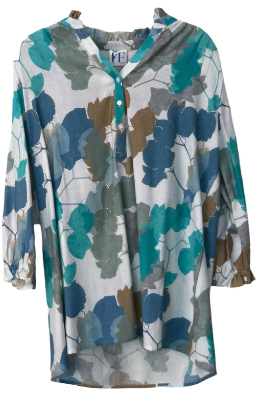 Floral patterned shirt with long sleeves