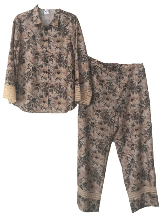 Floral patterned shirt and pants set (Co-Ords )